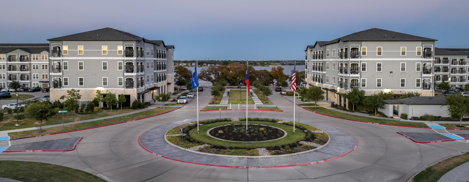 roundabout driveway at Reveal on the Lake